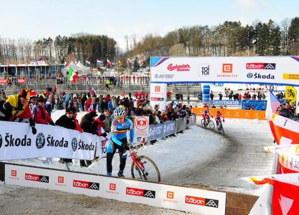 Gianni Veermersch (Belgium) holds a narrow lead on the second lap