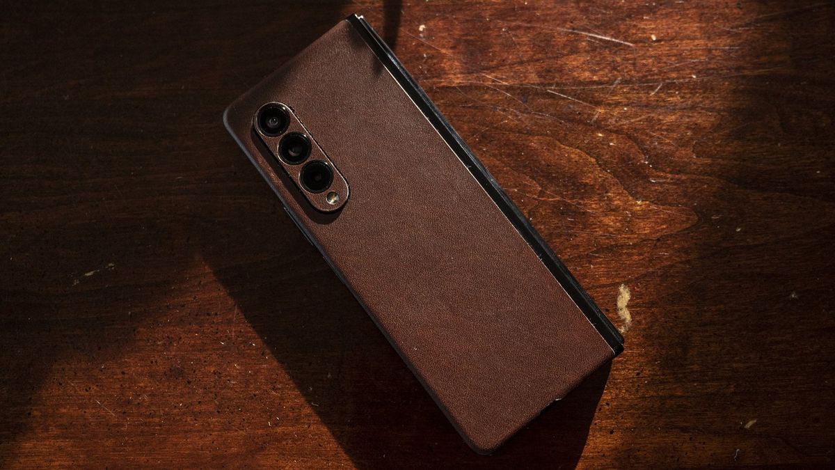 Dbrand leather skin for smartphones