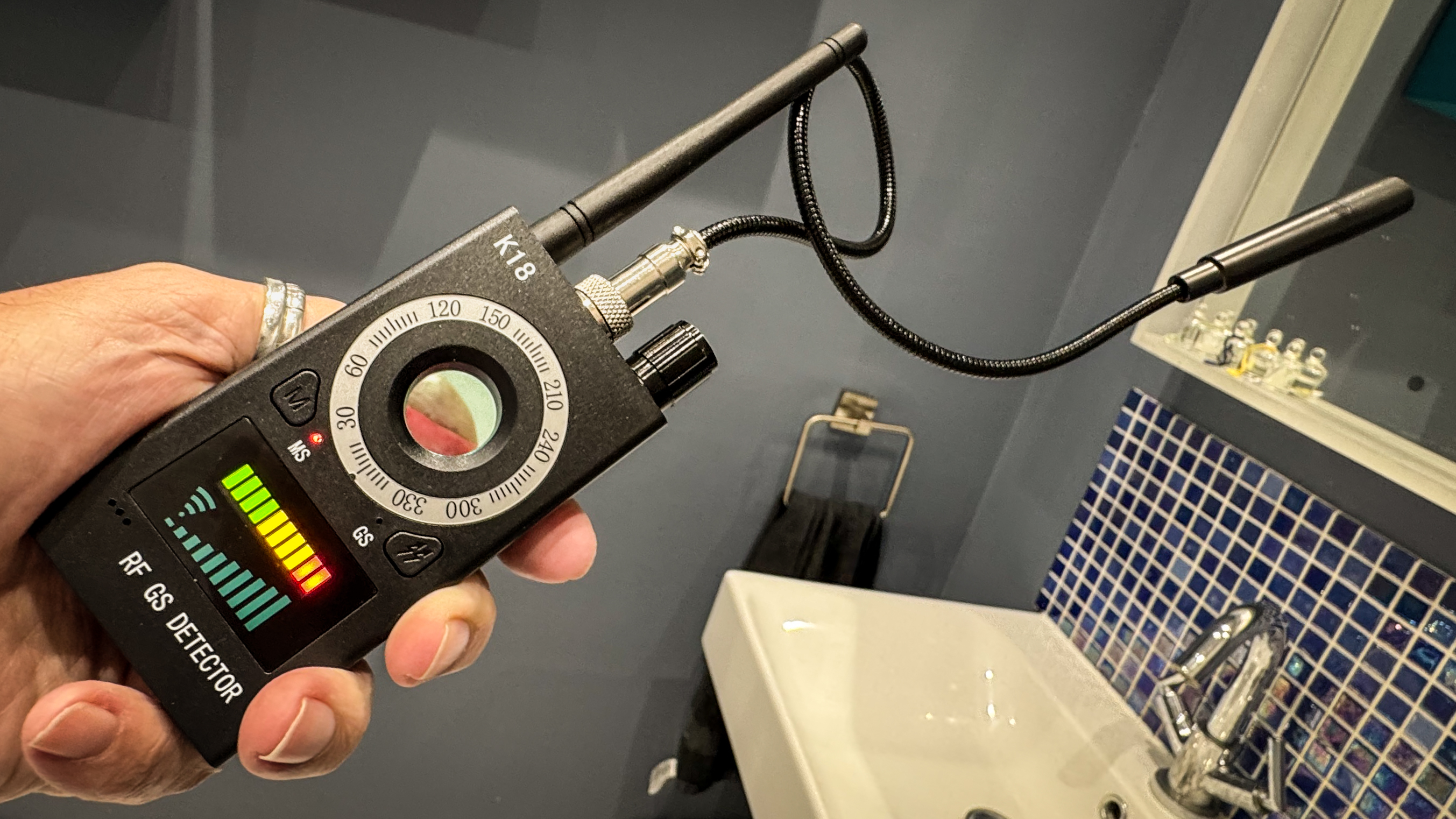 K68 hidden camera detector