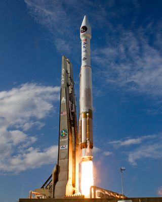 A ULA Atlas 5 rocket launches the U.S. military's SBIRS GEO-2 missile defense satellite into orbit from Florida on March 19, 2013.