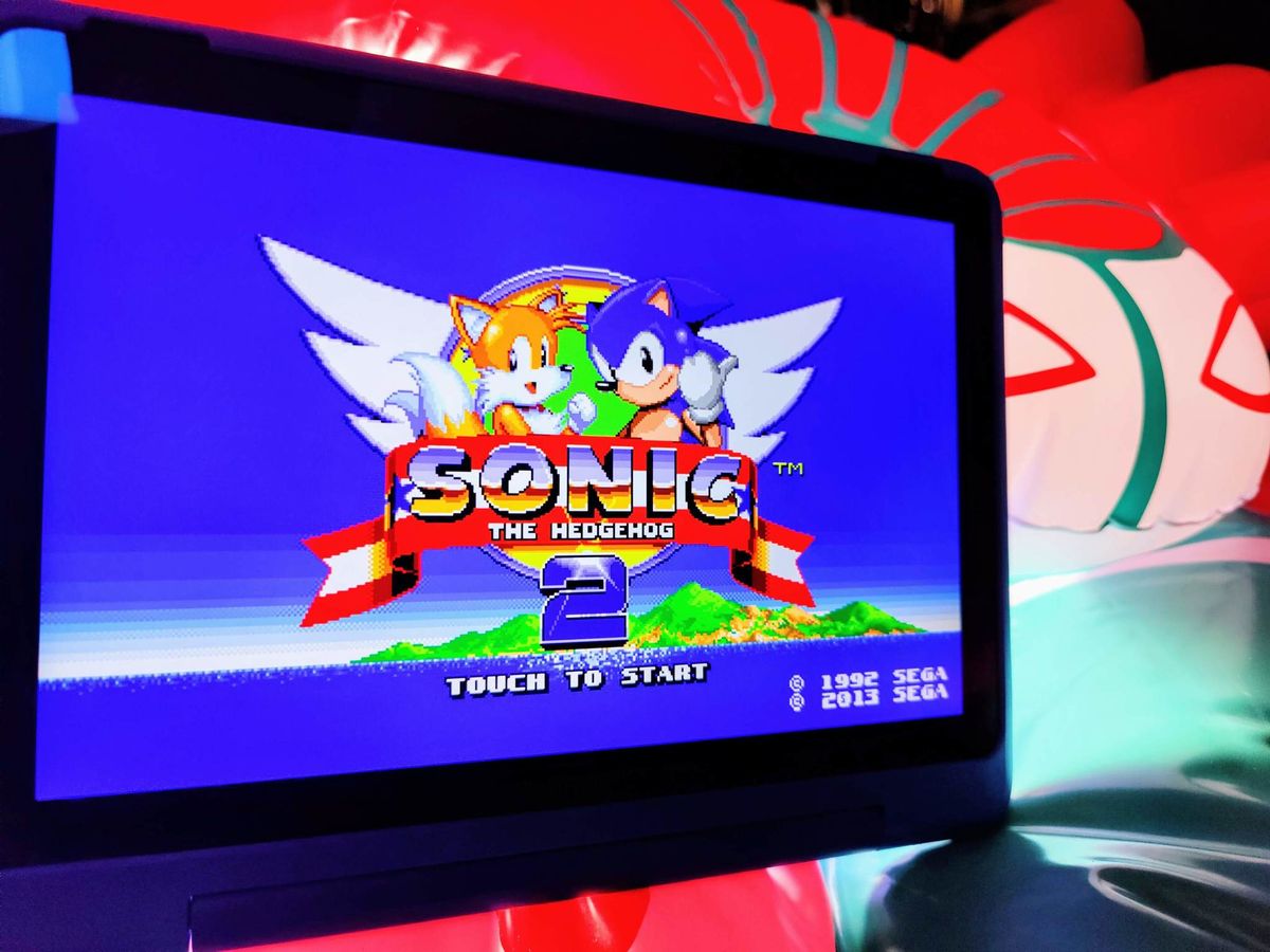 Play Teen Sonic in Sonic 1 for free without downloads