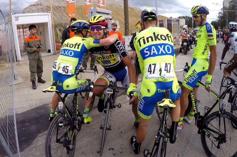 Peter Sagan thanking and celebrating with his Tinkoff-Saxo teammates