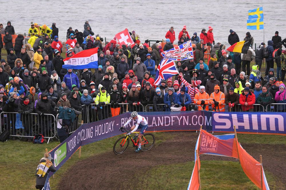Thomas Pidcock (Great Britain) rides away from the opposition at the World