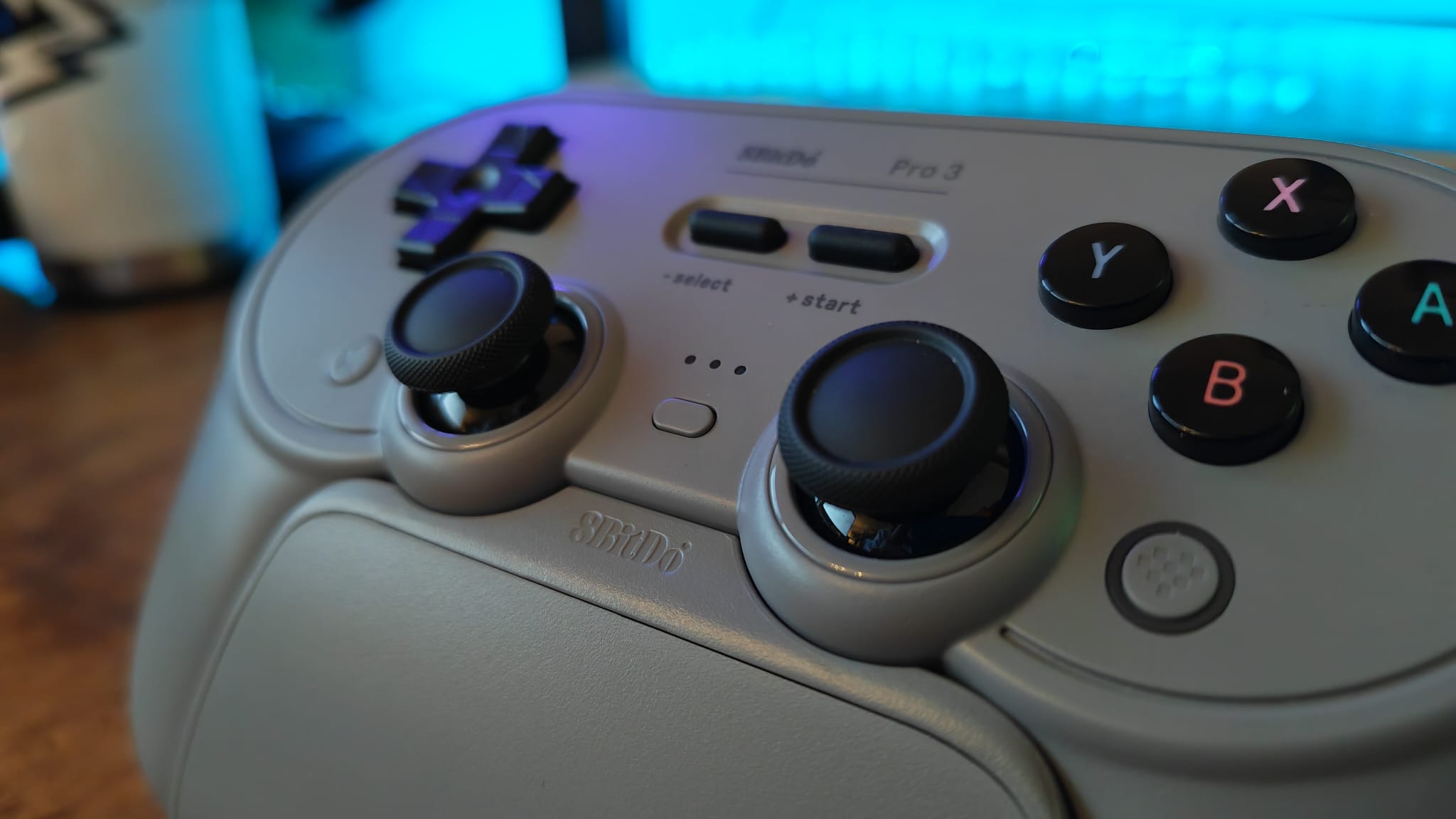 The face and thumbsticks of the 8BitDo Pro 3