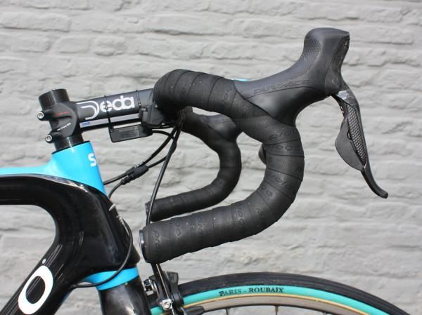 Flecha prefers a classic-bend handlebar.