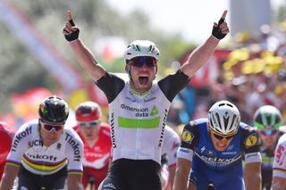Mark Cavendish wins stage 1 of the 2016 Tour de France and takes his first yellow jersey