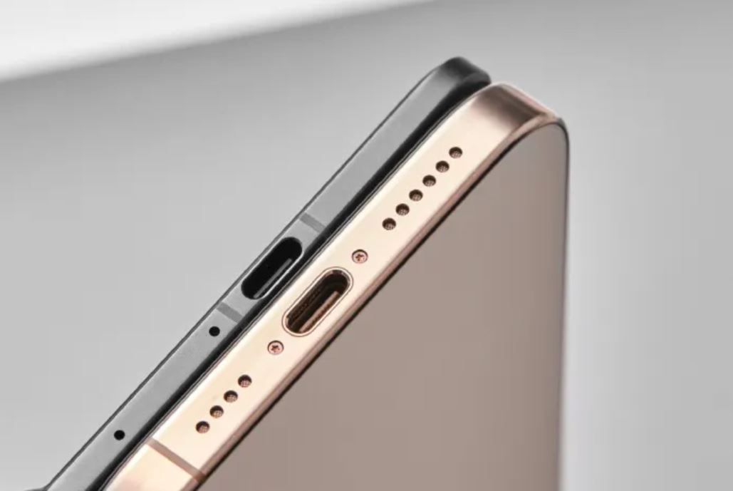 OPPO Find N5 shown next to iPhone