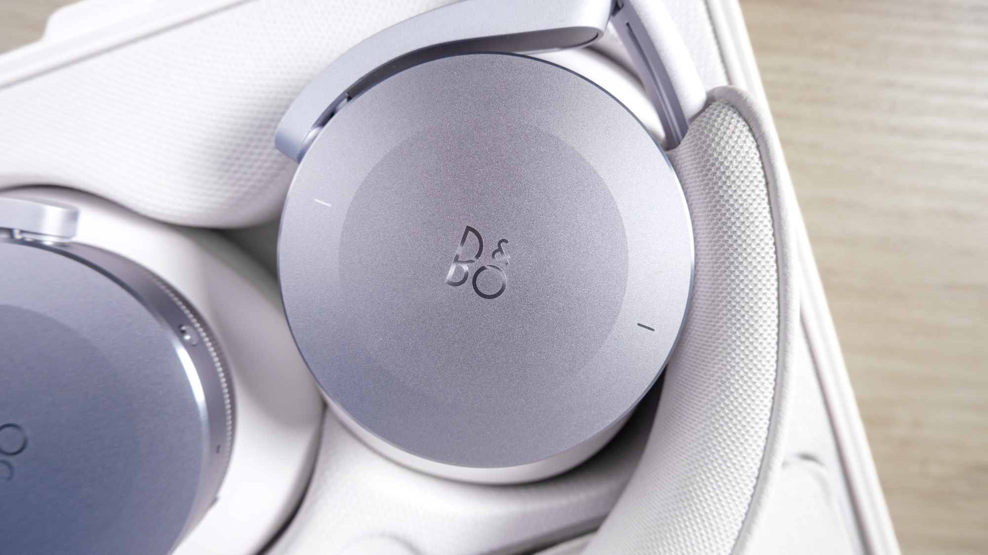 Bang &amp; Olufsen H95 in silver and white