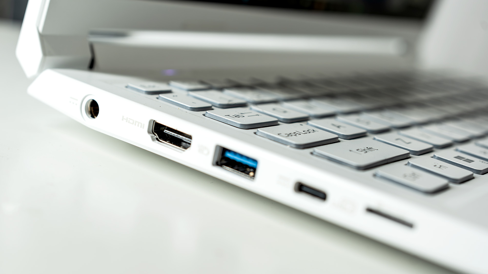 Acer Nitro V 14 AI review: the middle of the road proves its worth