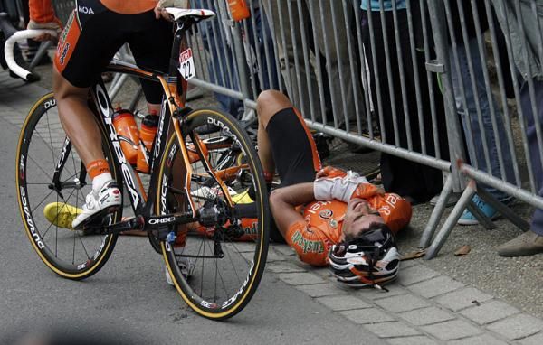 The Tour is over for Iv&aacute;n Velasco (Euskaltel-Euskadi) who crashed heavily late in stage five, yet managed to finish with a broken collarbone.