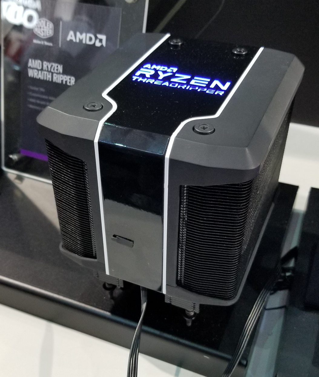 Core Combat Intel Xeon W3175X vs. AMD Threadripper 2990WX Tom's