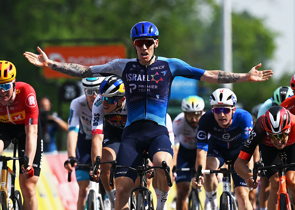2025 Criterium du Dauphine stage 5: Jake Stewart claims the win