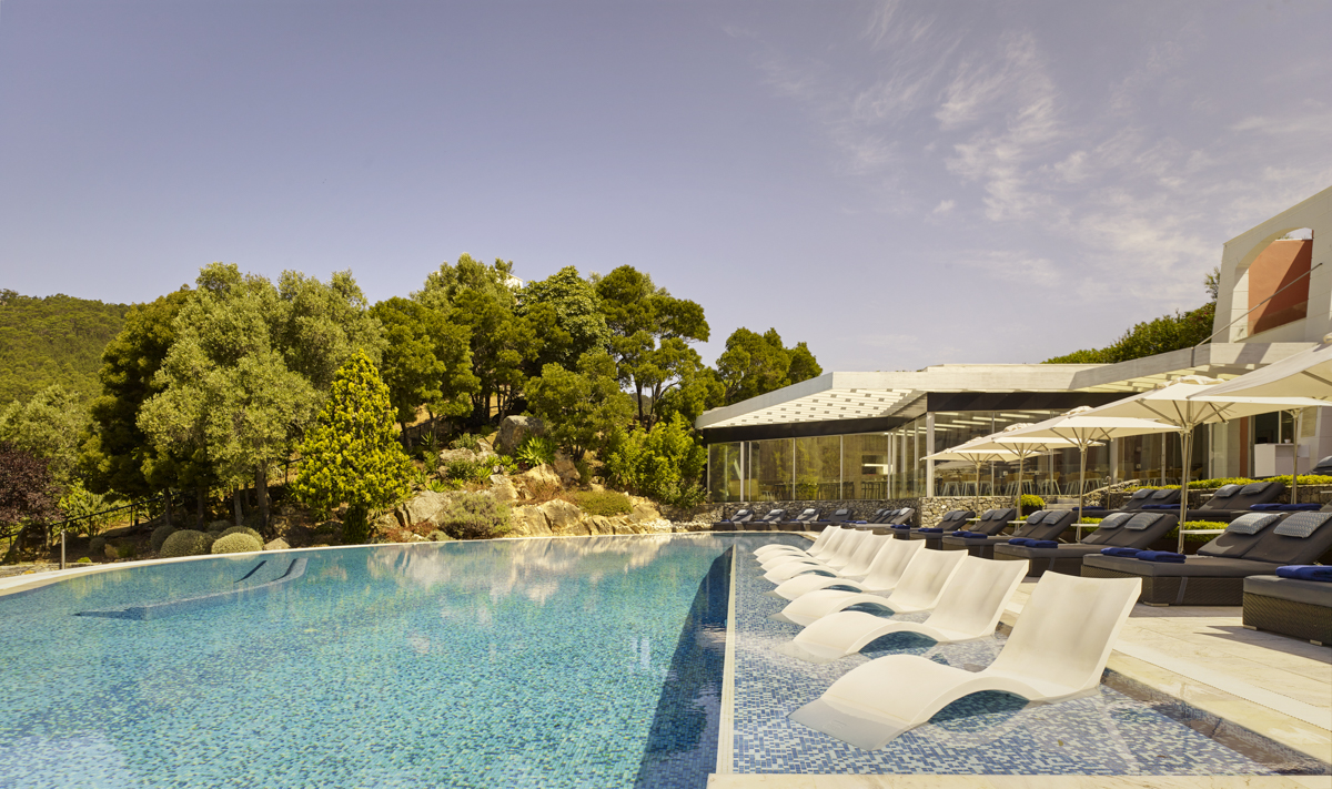 The outdoor pool at Penha Longa Resort