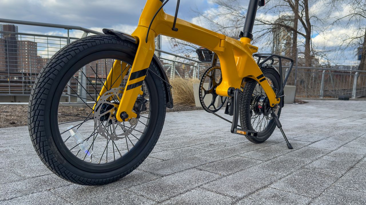 Urtopia Carbon Fold 1 - Front low profile