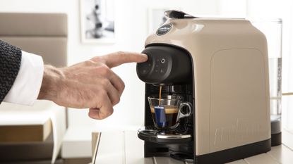 Lavazza Idola Coffee Machine