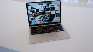 MacBook Air M2 design