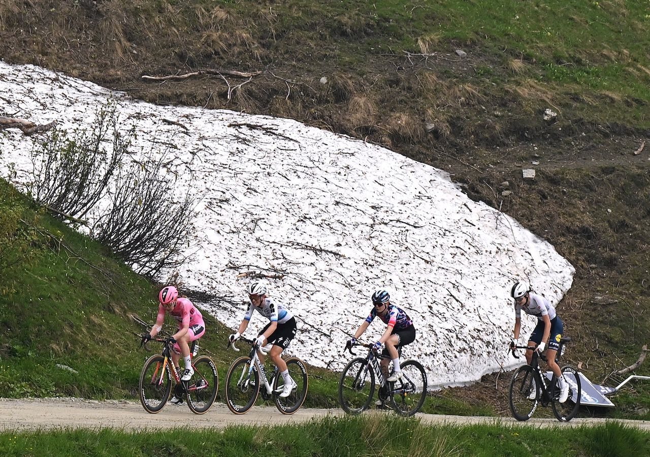  Anna van der Breggen admits shortened stage on Finestre required a mental change 'to suffering more on this climb' as she defended Giro d’Italia Women lead 