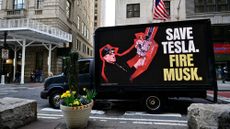 Truck with sign critical of Elon Musk