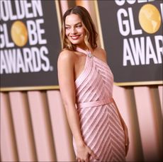 Margot Robbie attends the 80th Annual Golden Globe Awards