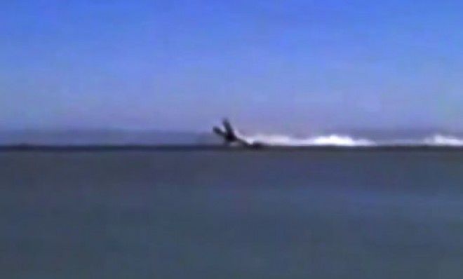 Asiana Flight 214 crashes