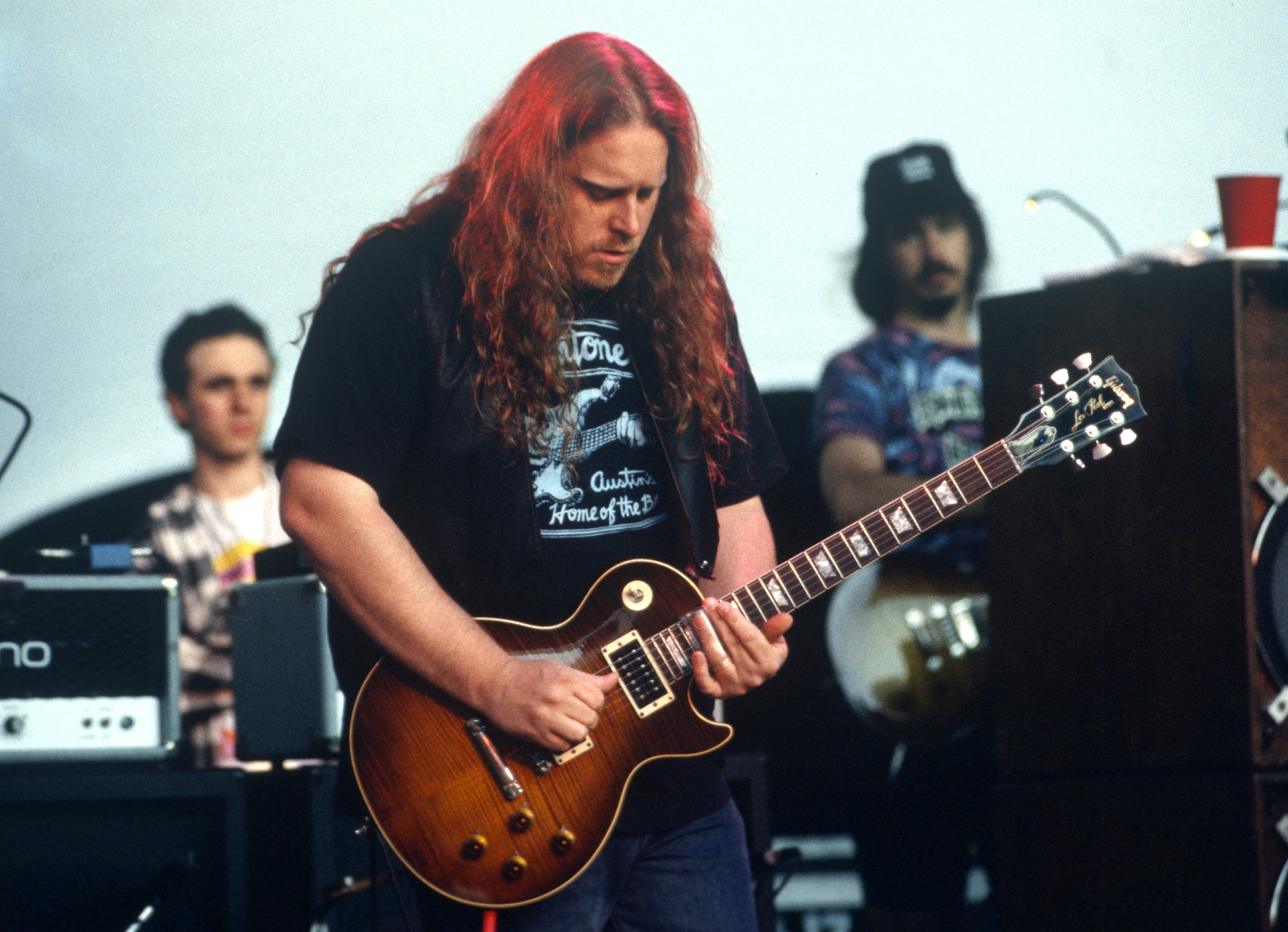 Warren Haynes performs at the Shoreline Amphitheatre in Mountain View, California on July 1, 1995