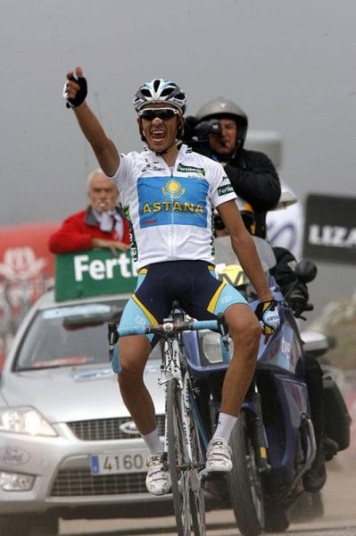 Bang! Alberto Contador (Astana) guns down his opponents with a storming ride on the Angrilu.