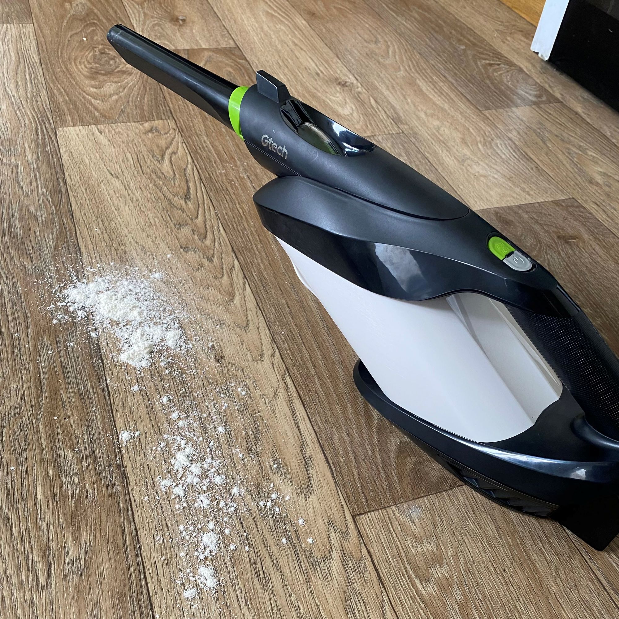 Gtech ProLite Handheld Bagged Vacuum - flour test