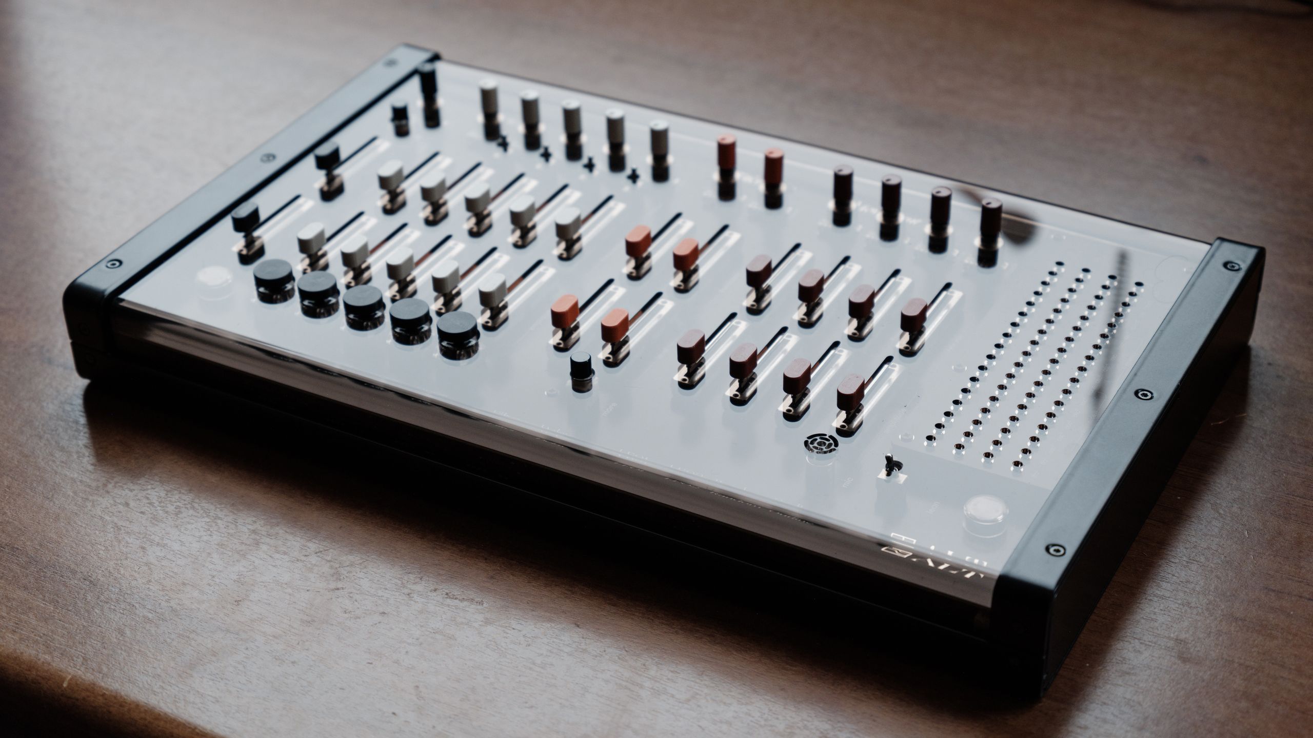 Synths Ria Designed