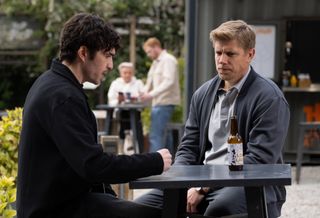 Robert meets Steve whose brother Owen supposedly killed Nate