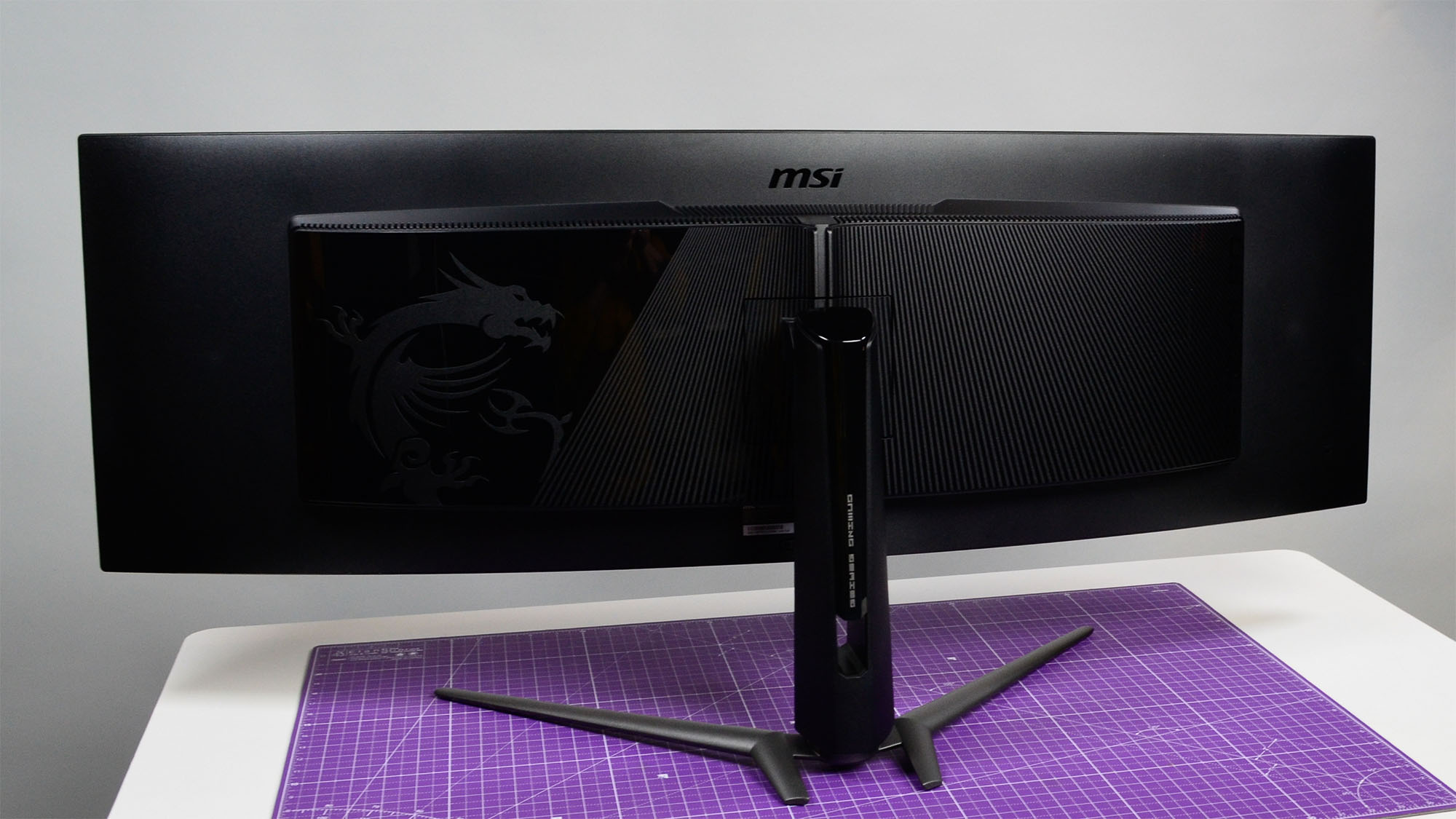 MSI 491CQP QD-OLED en el escritorio