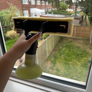 Testing the Karcher WV 6 Plus N window vacuum