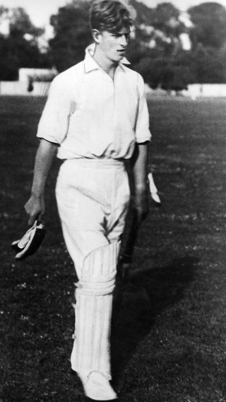 Prinz Philip*10.06.1921- Duke of EdinburghPrince consort to Queen Elizabeth IIPhilip playing cricket as pupil of Gordonstoun- 1939