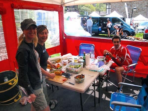 Todd Wells and others enjoy a snack at Houffalize before the World Cup.