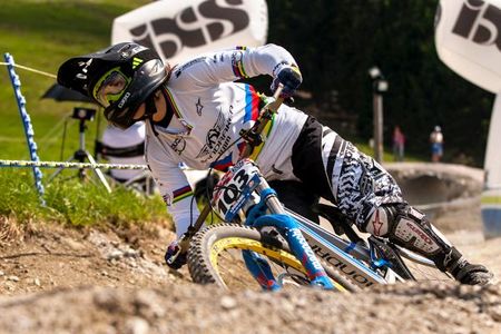 World Champion Emmeline Ragot races in Leogang