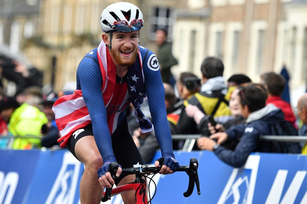 2019 World Championships: Simmons celebrates taking gold in the Junior Men's Road Race