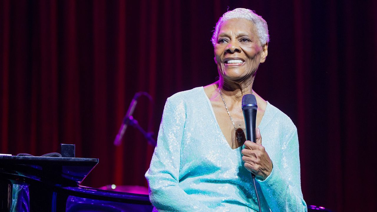 Dionne Warwick &#039;out-gangstered&#039; the rappers in the 90s