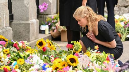 lady louise paying respects to queen elizabeth ii