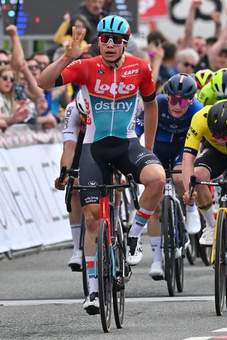 Arnaud De Lie winning at Wallonie