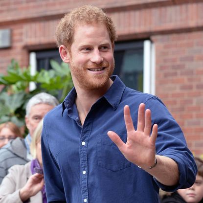 nottingham, england october 26 prince harry waves as he leaves nottingham's new central police station on october 26, 2016 in nottingham, england photo by joe giddins wpa poolgetty images