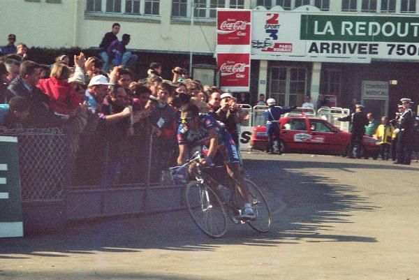 The late Franco Ballerini, seen here en route to his 1995 victory, will be honoured at this year's race.