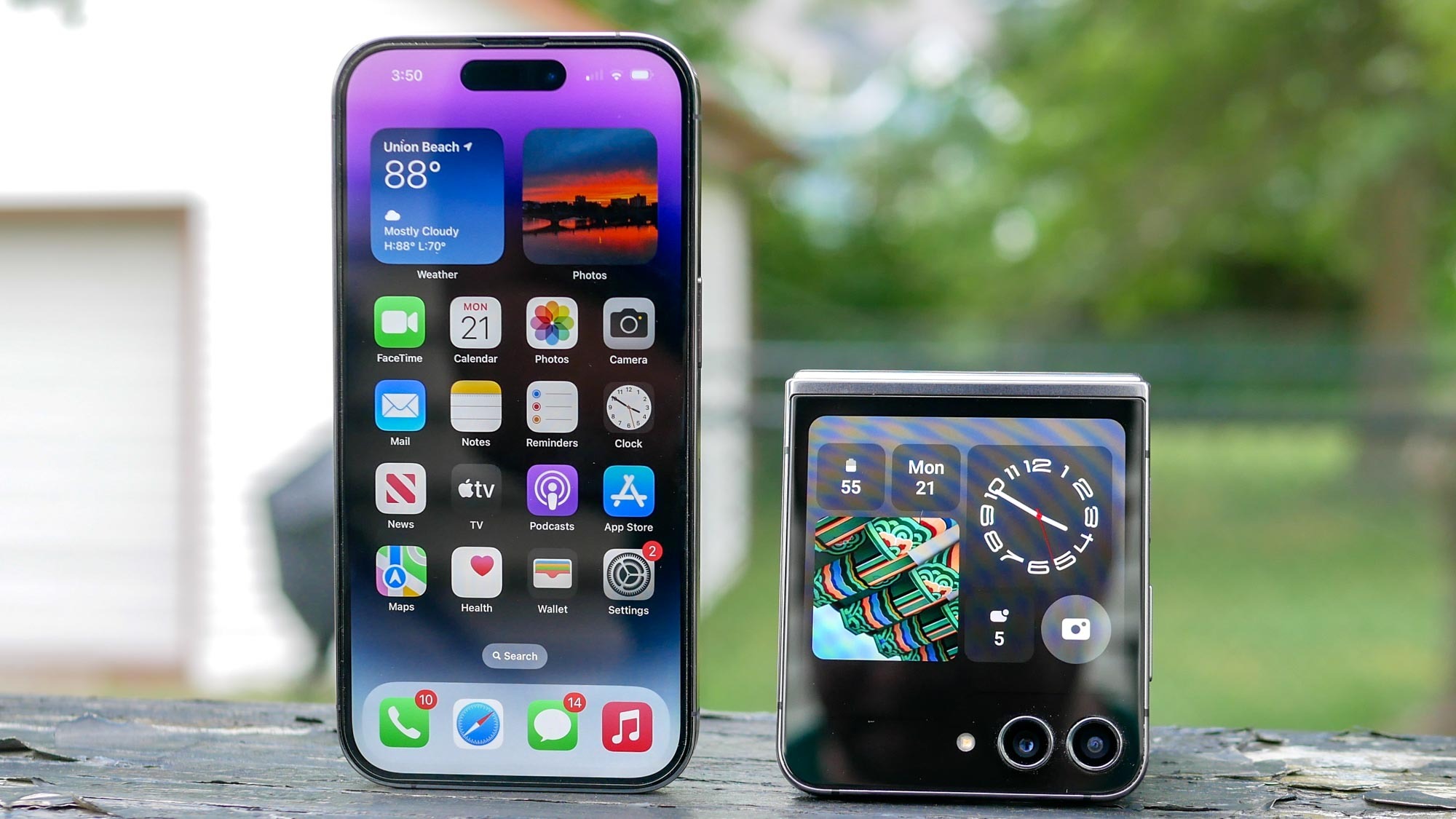 Samsung Galaxy Z Fold 5 vs Apple iPhone 14 Pro Max: What's the difference?