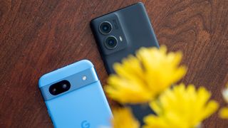 Motorola Edge 2024 vs. Google Pixel 8a