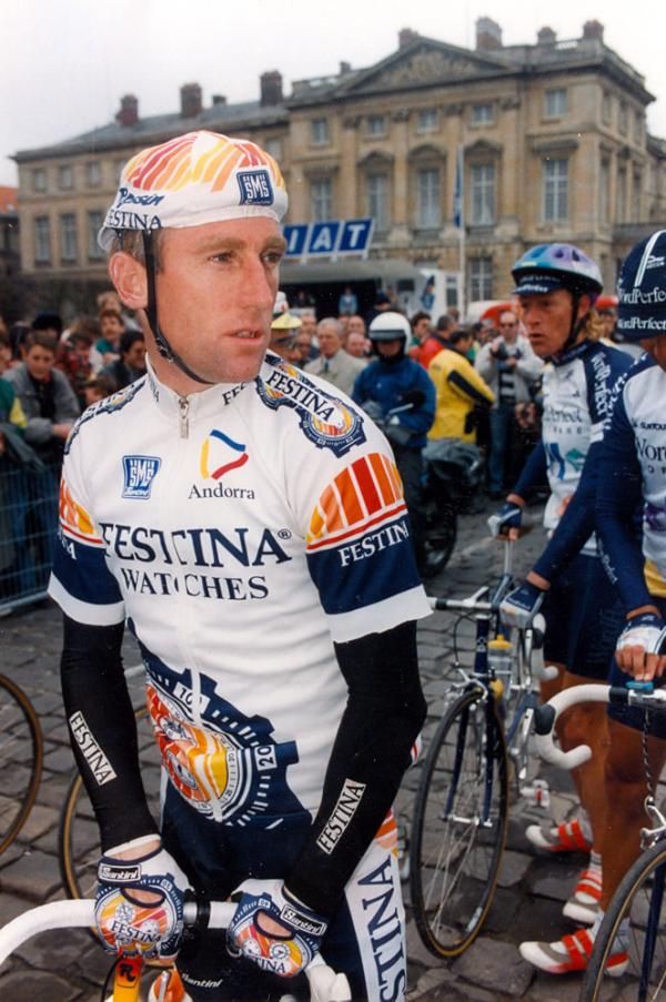 Two-time winner Sean Kelly at the start in 1993