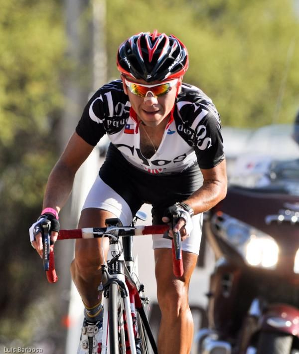 Patricio Almonacid (Clos De Pirque - Trek) on the attack