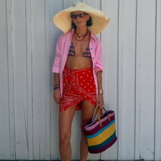 @sarah.corbettwinder wears sarong and shirt