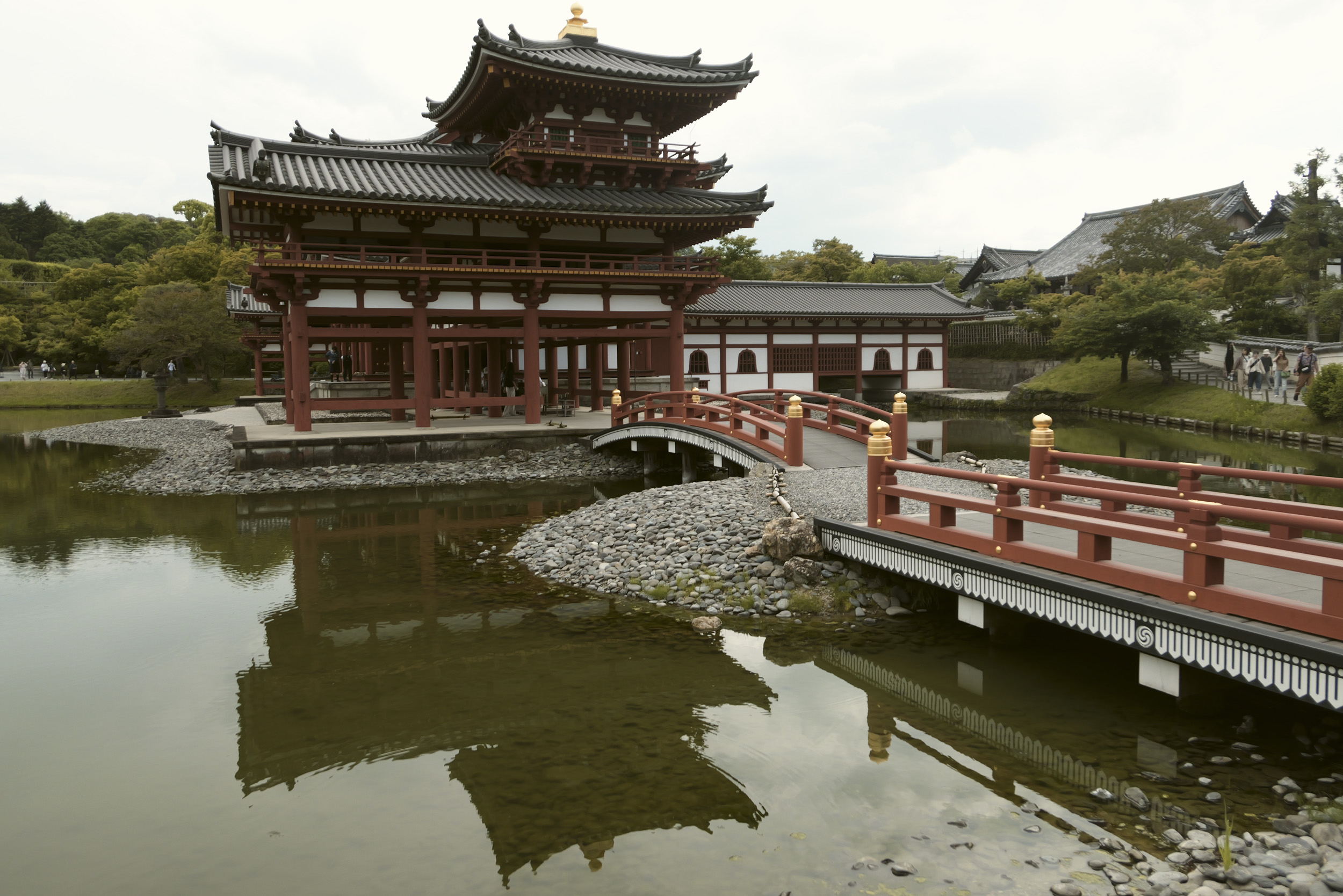 Sample image taken with the Panasonic Lumix L10; Japanese temple by a lake, with a bridge access