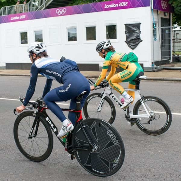 Lizzie Armitstead (GBr) and Ashleigh Moolman (RSA)
