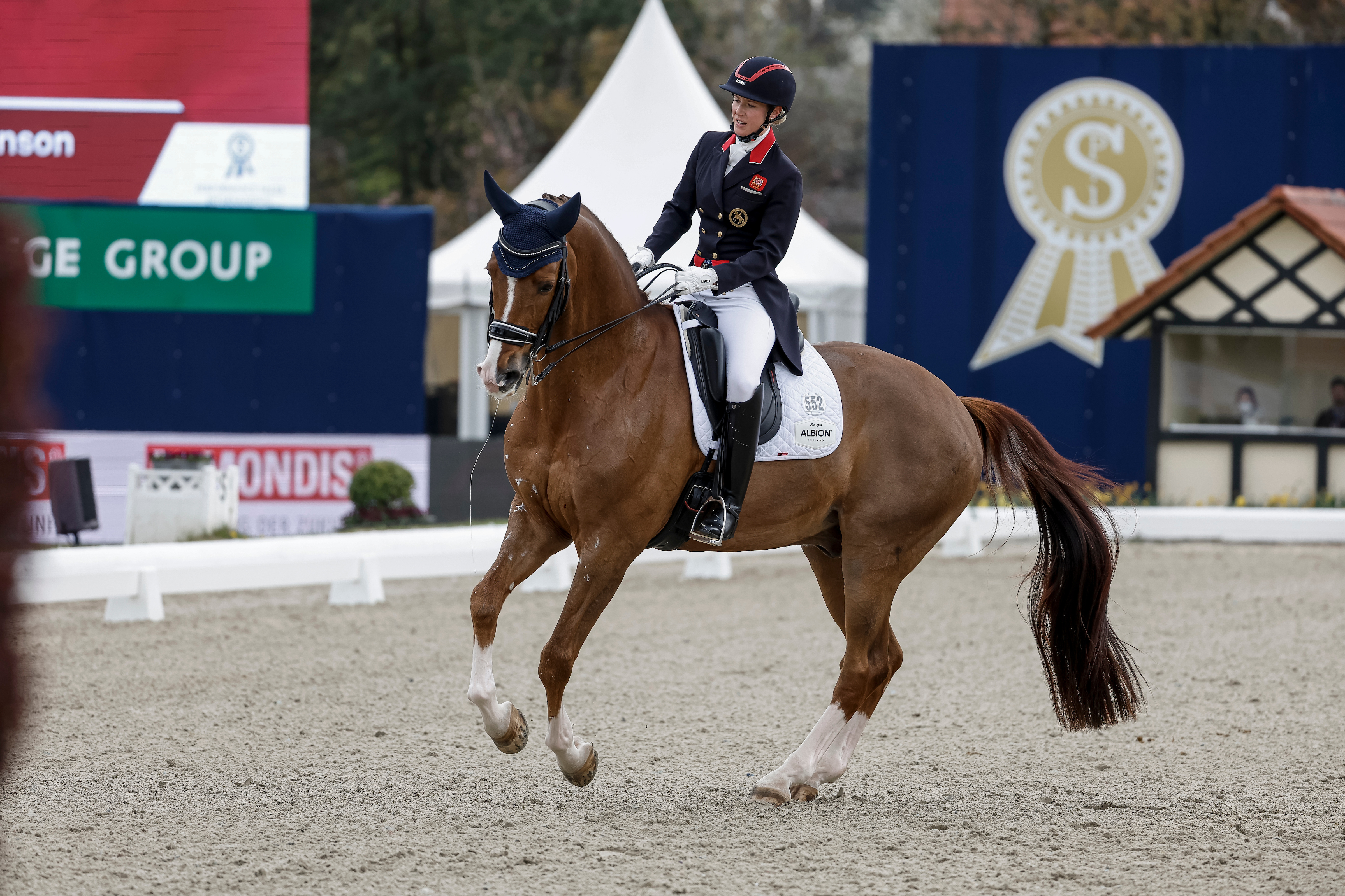 Laura Tomlinson riding Fallatijn in Hagen