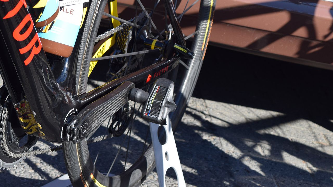 AG2R La Mondiale use Look Keo Blade Carbon pedals