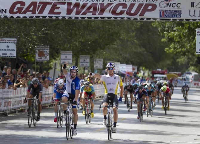 Ken Hanson makes it three in a row in the Gateway Cup